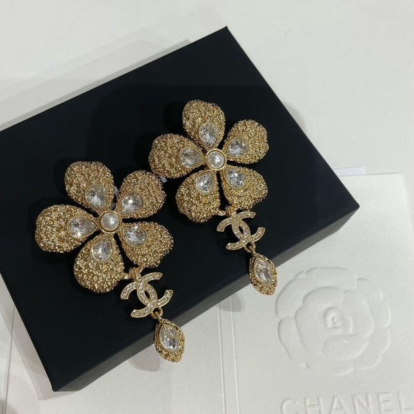 CC 26FW Gorgeous Gold Earrings 019