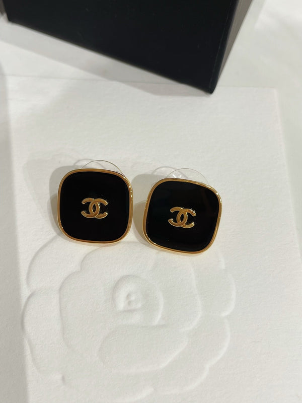 CC 26FW Gorgeous Gold Earrings 013