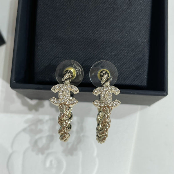 CC 26FW Gorgeous Gold Earrings 012