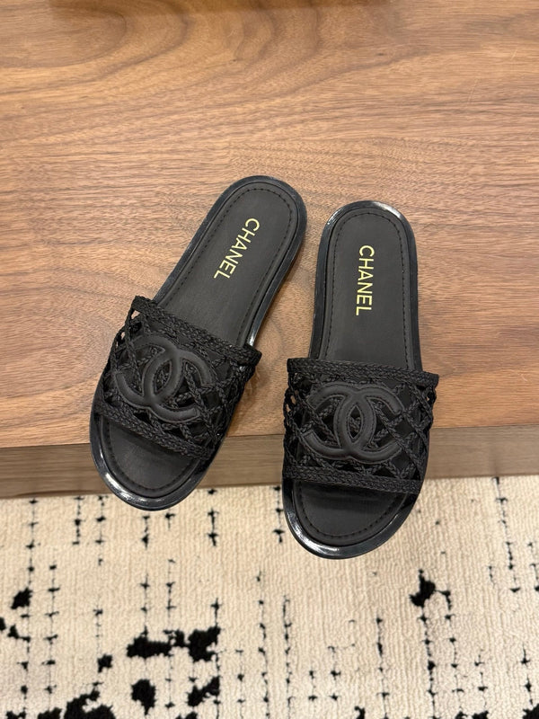 CC 26s Slippers Black Leather 850325
