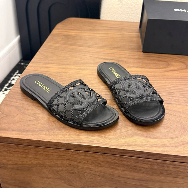 CC 26s Slippers Black Leather 850325