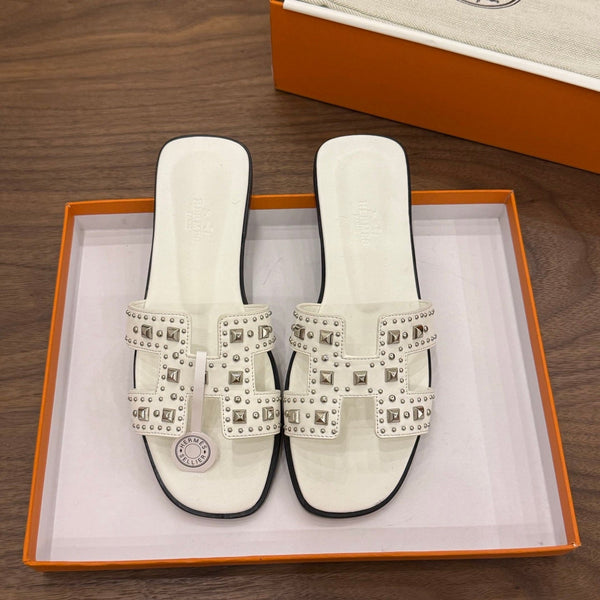 HM 26s Oran Studded Sandals In White Calfskin