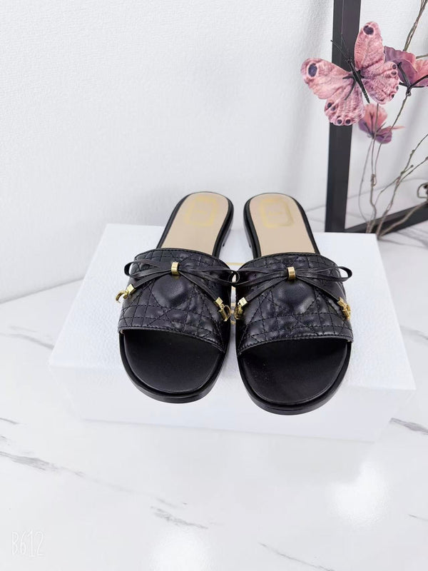 CD 26s Slippers Black Beige Cowhide 681587