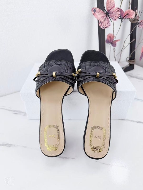 CD 26s Slippers Black Beige Cowhide 681587