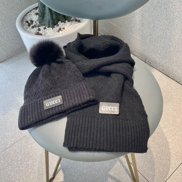 SET SCARF AND HAT IN BLACK WOOL AND FOX FUR 420833