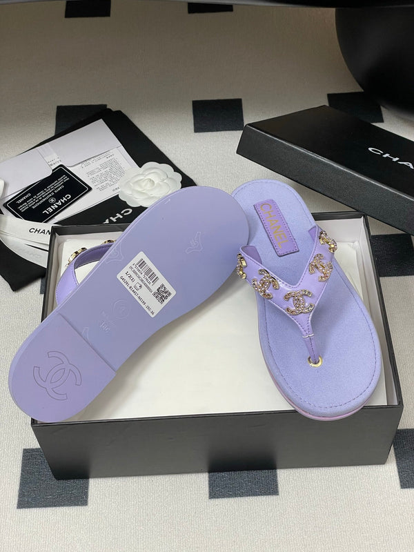 CC 25P Double C 5 Motifs Thongs Sandal Purple Sheepskin 247694