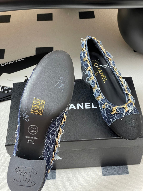 Chanel 25A 55mm Pump Big Chain Double C Dark Blue Denim Sheepskin 393811