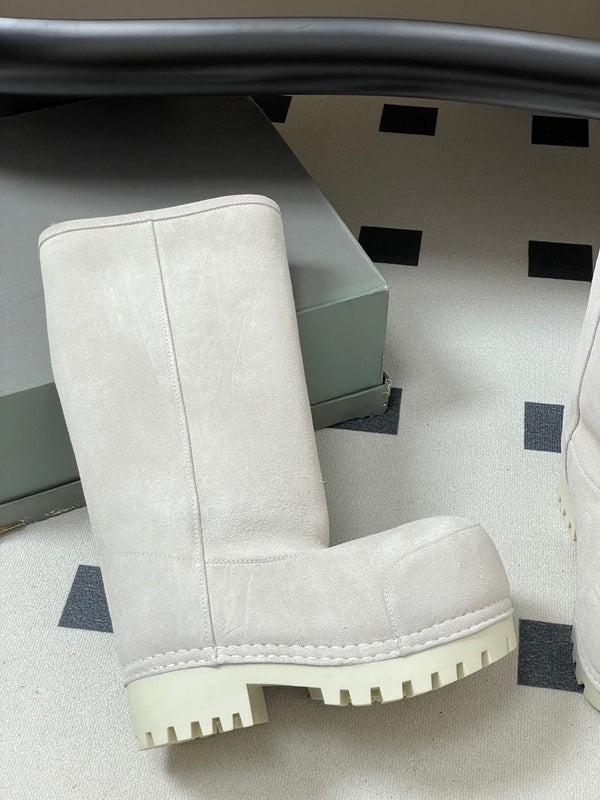 Balenciaga High Snow Boots White Suede 535032