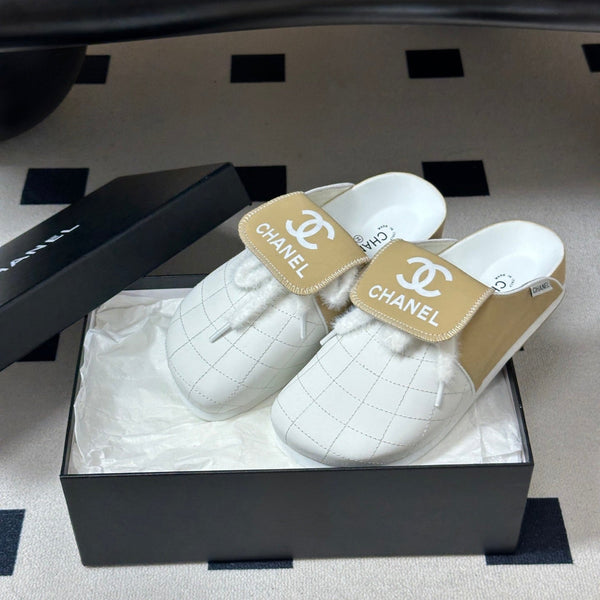 CC 26s Mules Beige White Quilted Leather Shearing 952552