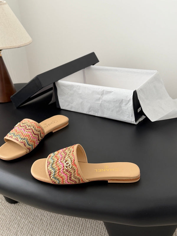 CC 26SS Slippers Beige Colorful Woven Lambskin 670821