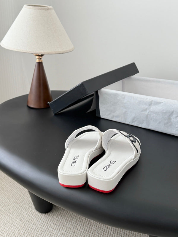 CC 26K Cambon Slippers White Lambskin 670824