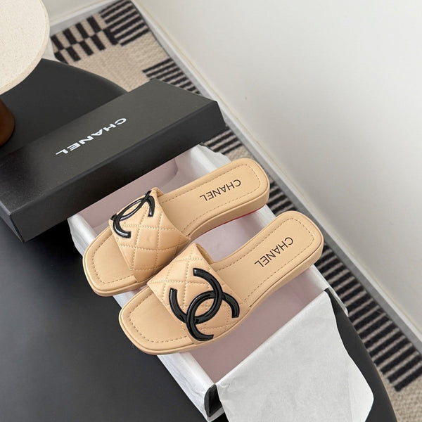 CC 26K Cambon Slippers Beige Lambskin 670826