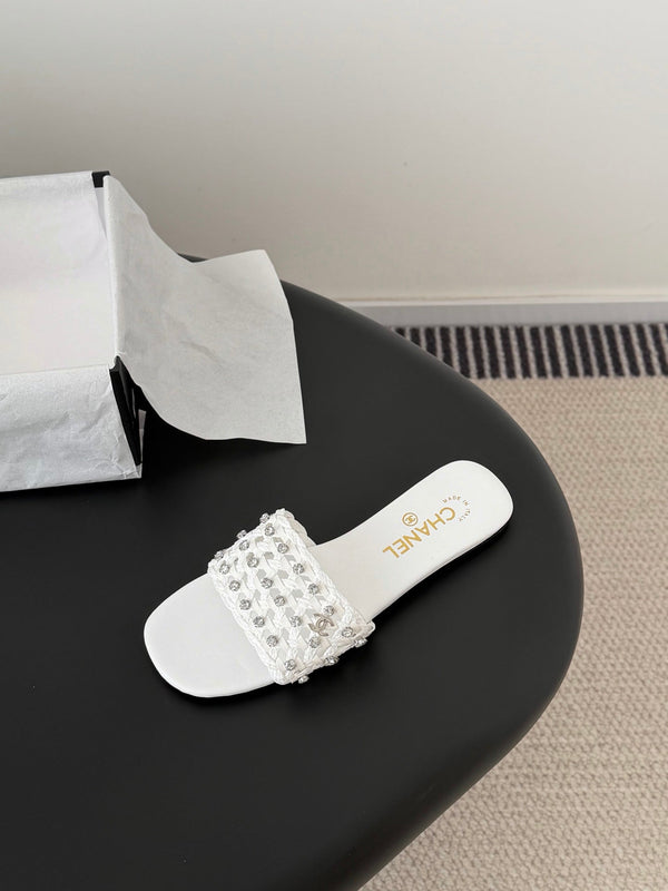 CC 26SS Slipper White Woven Lambskin 670628