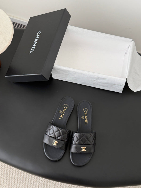 CC 26C Slippers Black Quited Lambskin 670607