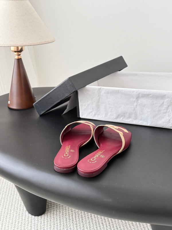 CC 2026 Flat Sandal Beige Burgundy Lambskin 675864