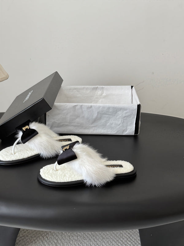 CC 26s Bowknot Thong Sandals White Furry Shearing 969675