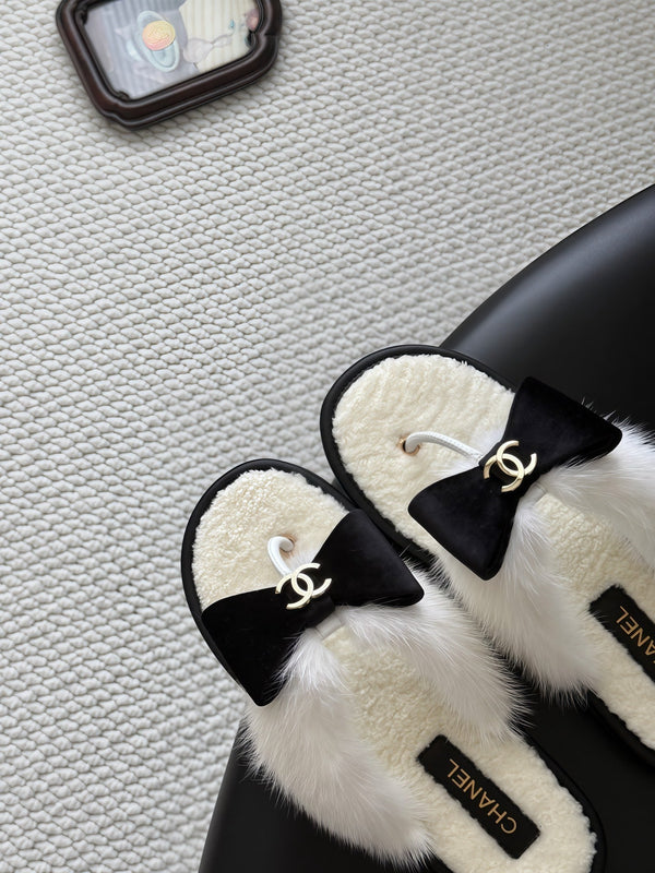 CC 26s Bowknot Thong Sandals White Furry Shearing 969675