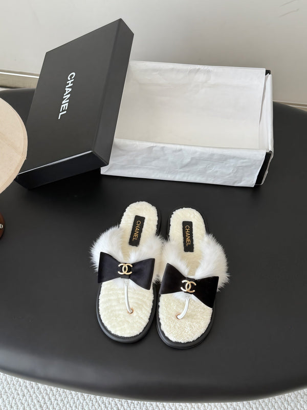 CC 26s Bowknot Thong Sandals White Furry Shearing 969675