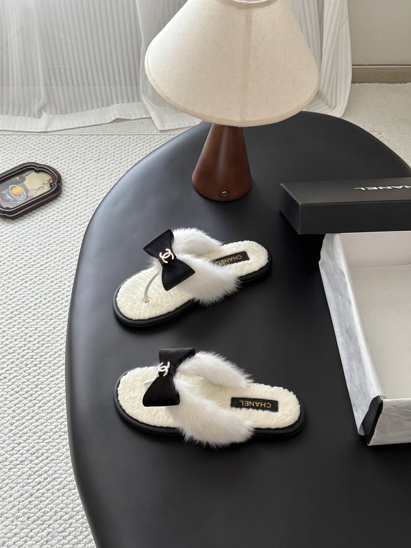 CC 26s Bowknot Thong Sandals White Furry Shearing 969675