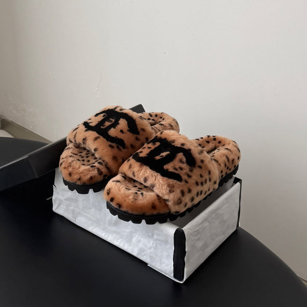 CC 26s Slides Black Leopard Dalmatian Print Shearling 969711