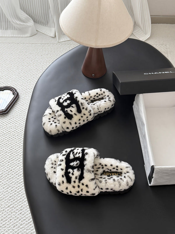 CC 26s Slides Black White Dalmatian Print Shearling 969714