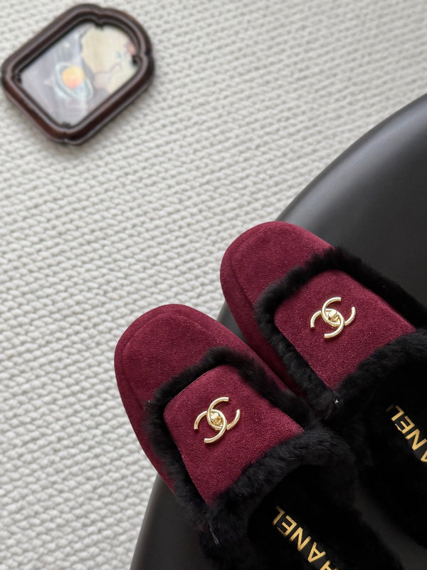 CC 26s Slip-On Mules Burgundy Black Fluffy Shearling Suede 969727