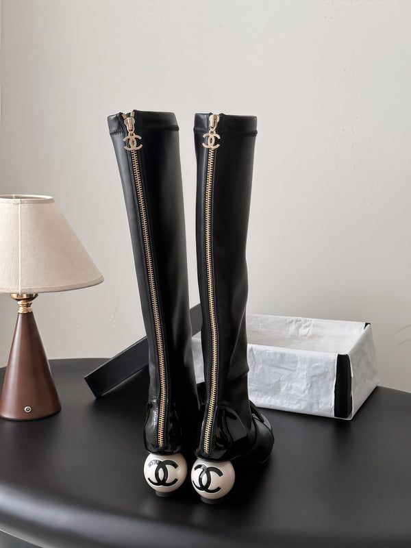 CC 26s Pearl Heel Knee High Boots Black Leather Patent 127956