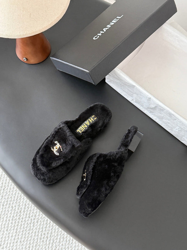 CC 26s Mules Black Gold Shearling 127705
