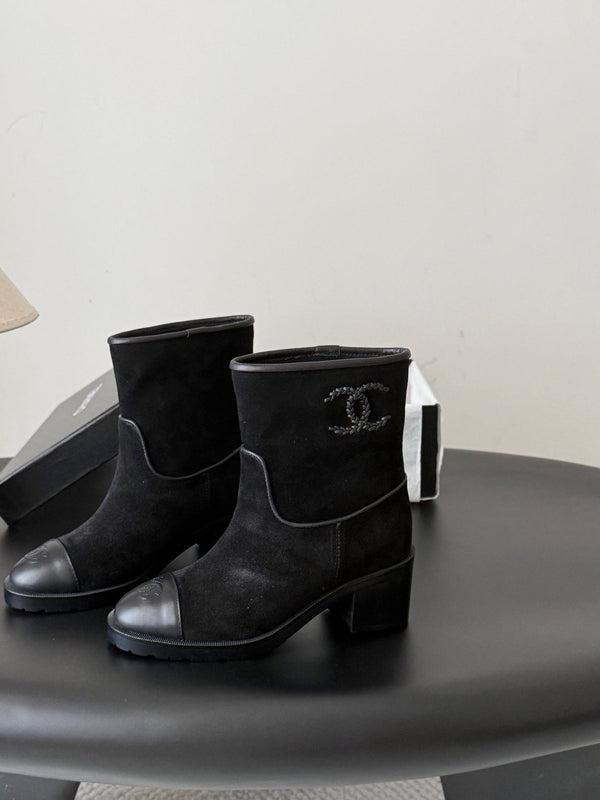 CC 26s Embroidered Logo Ankle Boots Black Suede 127787