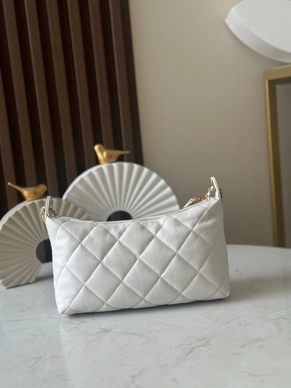 CC 26s Hobo Bag 26 In White Lambskin