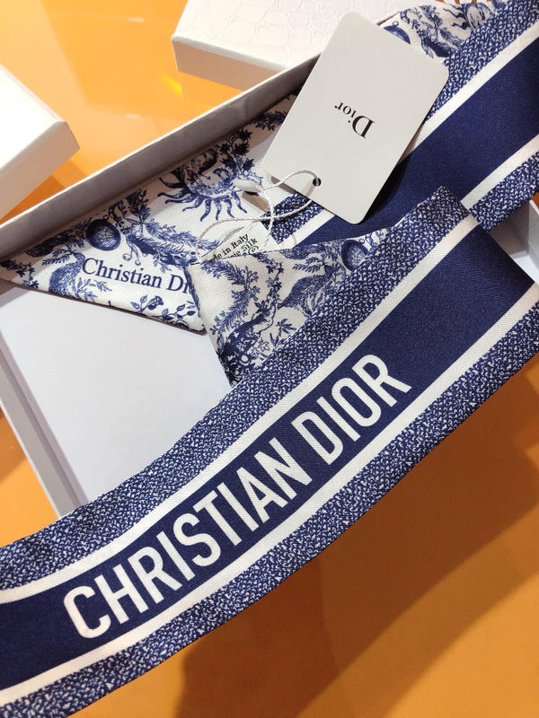 CD 26s Scarf 105cm In Silk 314837