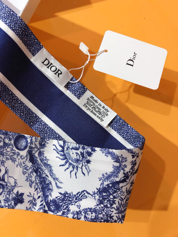 CD 26s Scarf 105cm In Silk 314836