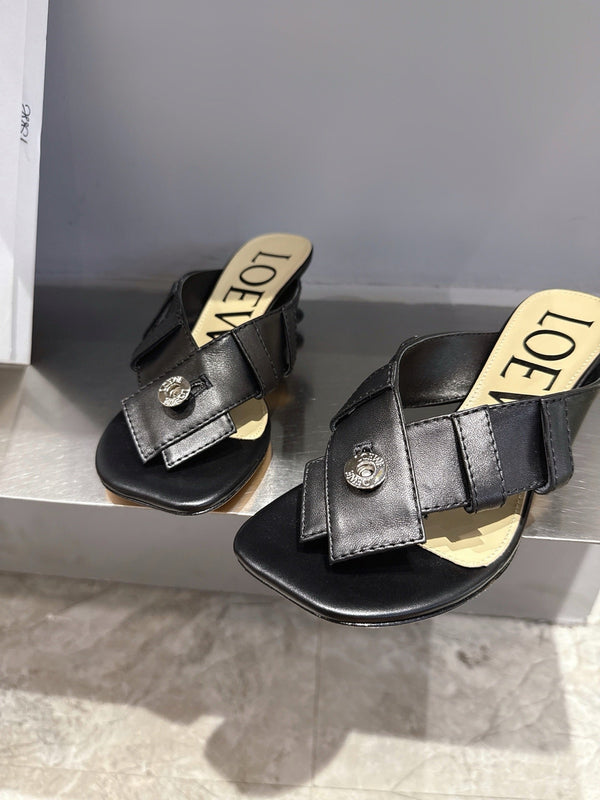 Loewe 25 Toy Panta Toe Thong 5cm Black Sheepskin