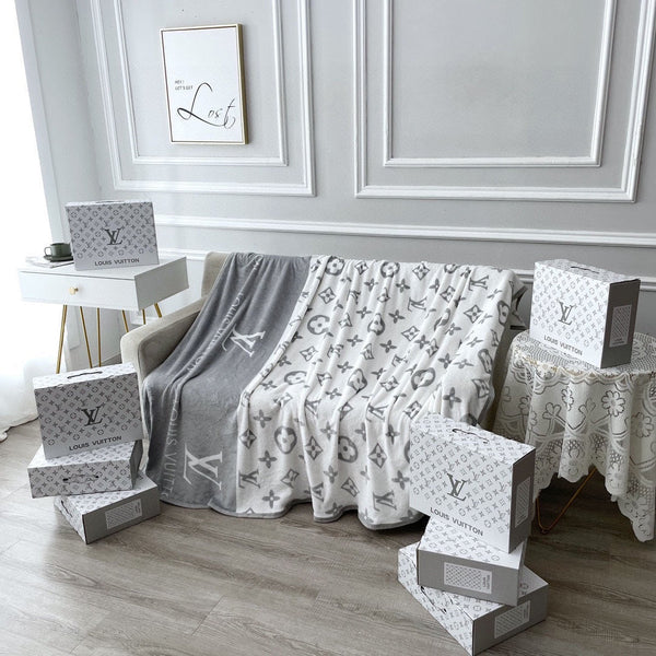 NEO MONOGRAM BLANKET IN WHITE MIX LIGHT GRAY MILK VELVET 273950