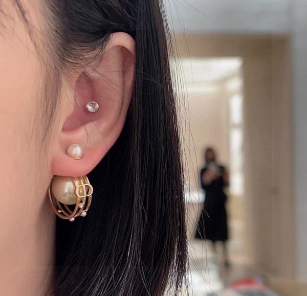 CD 26S Double Pearl Orbit Earrings In Gold Tone Metal 630833