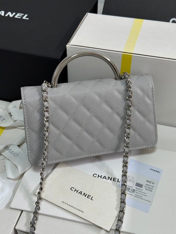 CC 25P Wallet Woc Handle 17cm Light Gray Leather Silver Hardware 243436