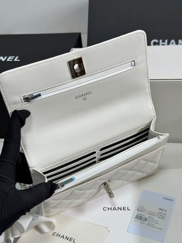 CC 25P Wallet Woc Handle 19cm White Leather Silver Hardware 243451