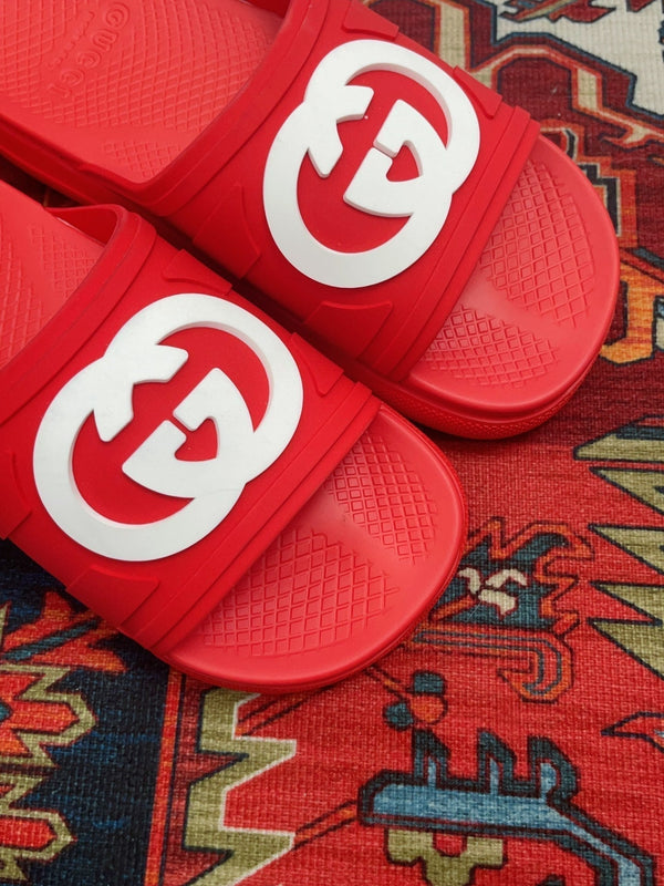 GG INTERLOCKING G SLIDE SANDAL CRIMSON RUBBER