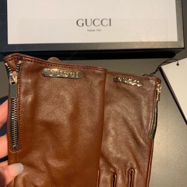 TOUCHSCREEN GLOVES WITH SIDE ZIPPER IN CARAMEL BROWN LAMBSKIN 456310
