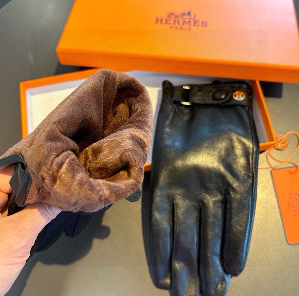GLOVES WITH BUTTON IN BLACK SHEEPSKIN WITH LAMB FUR LINING