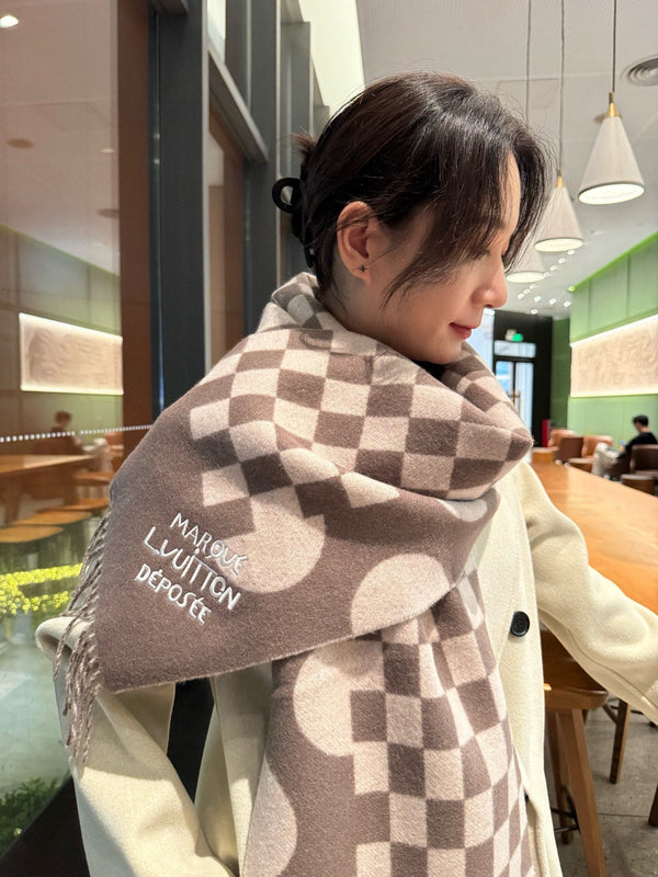 LV 25ss Scarf 180CM Light Brown White Knitted Cashmere 292798