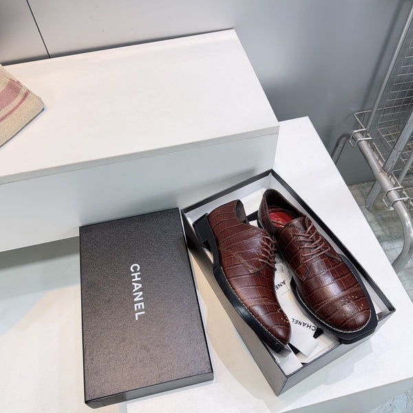 CC Lace-Up Shoes Coffee Crocodile Embossed Calfskin 842729
