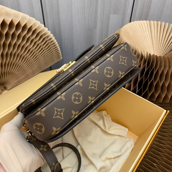 BLLV pochette metis 25 brown monogram canvas