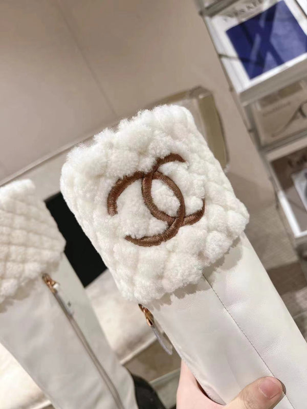 CC 26S Turnlock Quilted Shearling Jumping Boots 8.5cm White Leather 117691