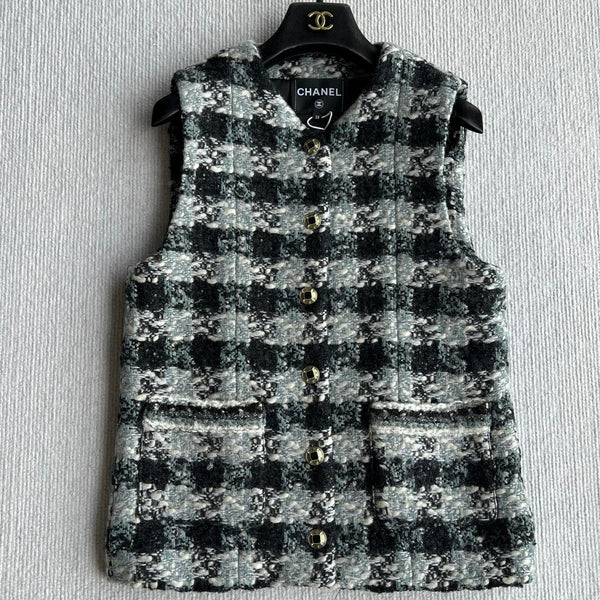 Chanel 2025 Plaid Tweed Vest Jacket Black Wool Polyester 325379