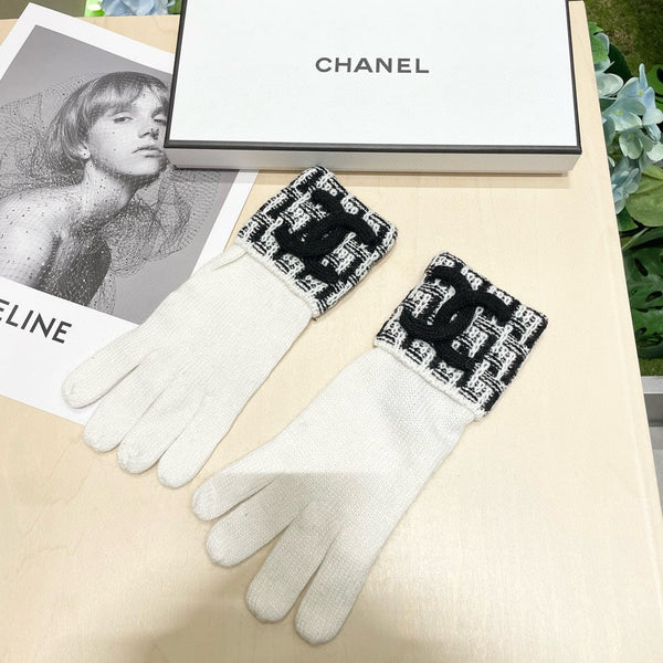 GLOVES IN WHITE MIX BLACK WOOL KNIT 462430