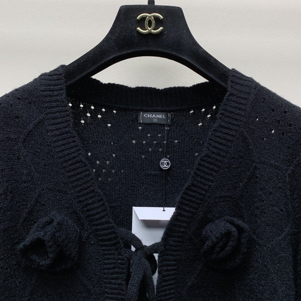 CC 25 Knitted Three-Dimensional Flower Tie Cardigan in Black 277589