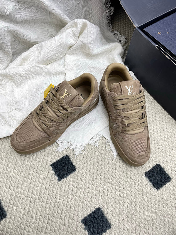 LV Trainer Sneaker Taupe Suede Mesh 611159