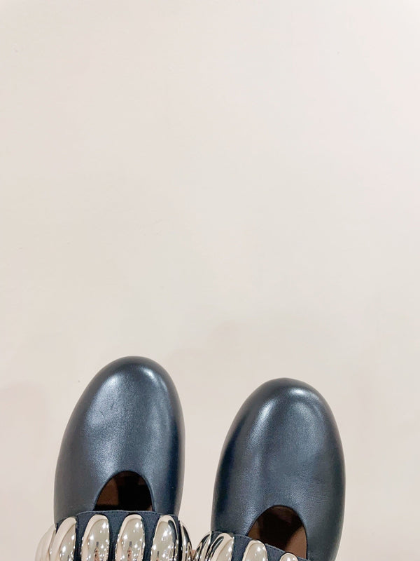 ALAIA TRIBALE BALLET FLATS IN BLACK LAMBSKIN