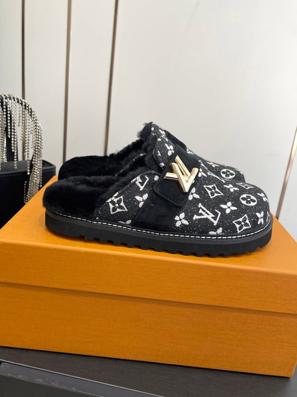 LV Cosy Flat Slippers Comfort Clog Black Leather  Monogram Fur 533467